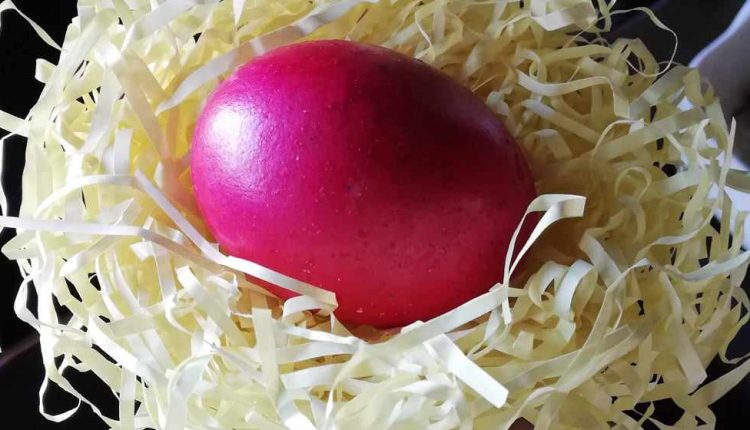 Велигденско јајце, симбол за радоста на животот
