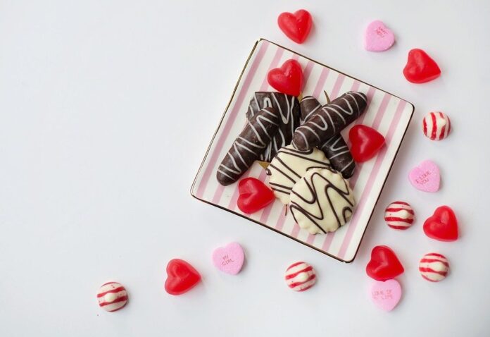 valentines-day-1955232_1280-e1588497756809